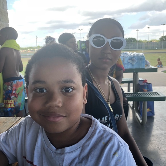 Meet your Posher, Zélie Rose 🥀 - Picture 3 of 3